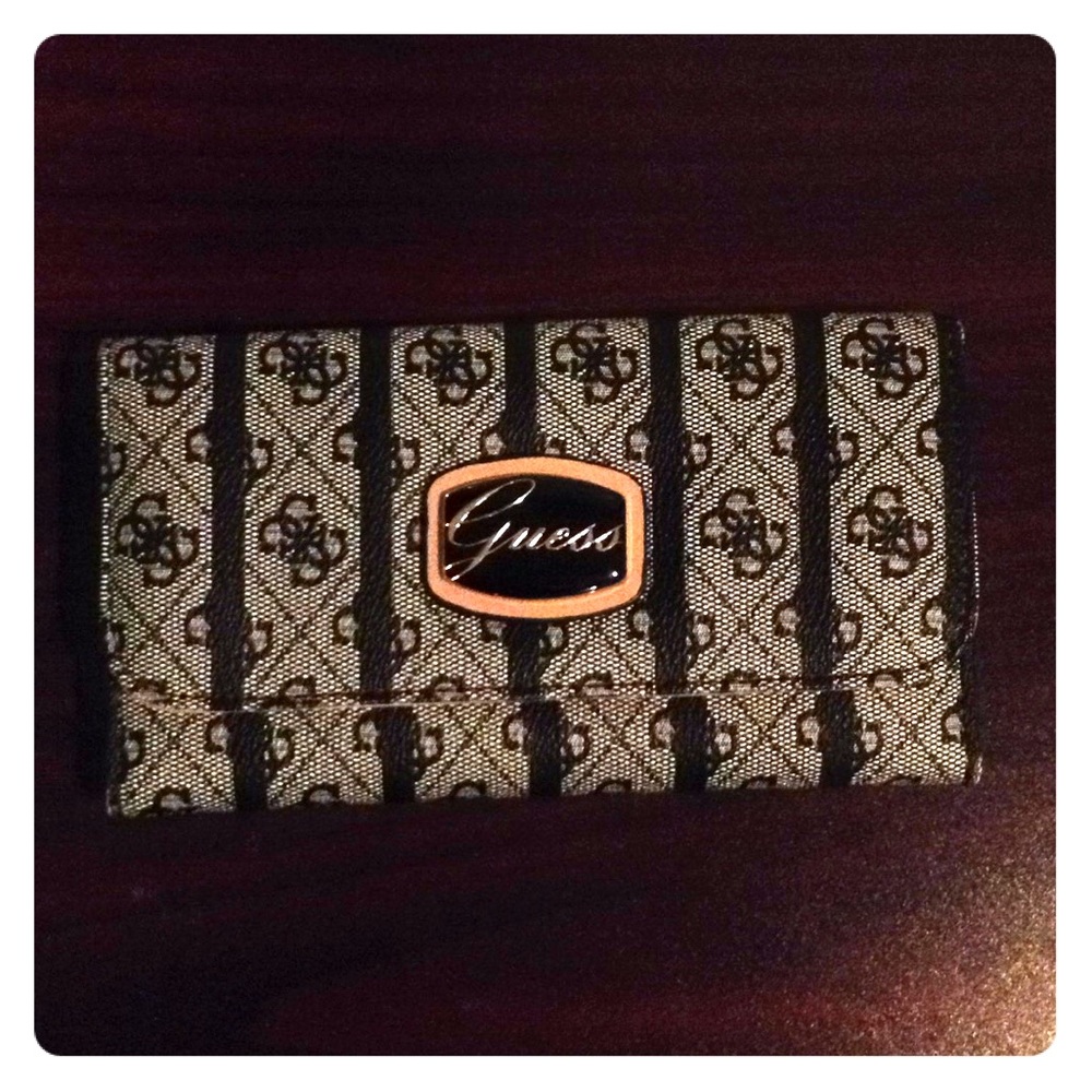 Guess wallet